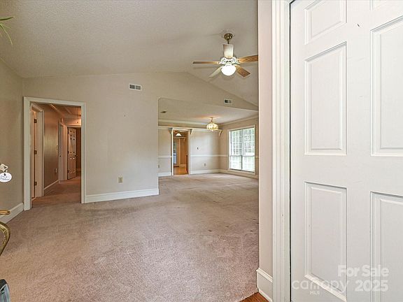 3rd image of 2919 Peachwood Ct