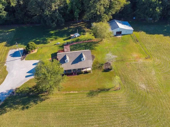 700 County Road 69, Danville, AL 35619