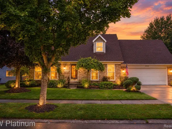 70155 Canterbury Dr, Richmond, MI 48062