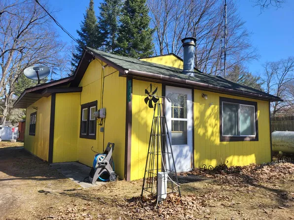 115 Alley St, Lake, MI 48632