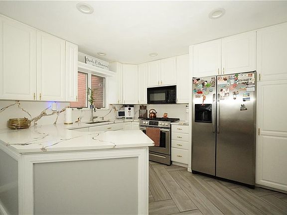 4th image of 70 Major Ave