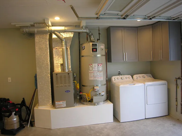 124 Ellington Ave — Photo 11