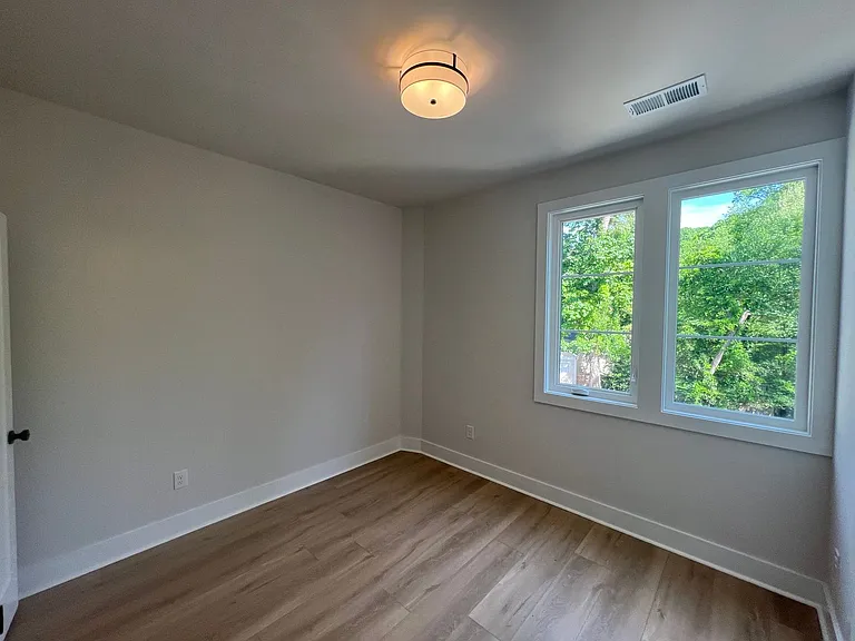 1356 Briar Creek Rd — Photo 10