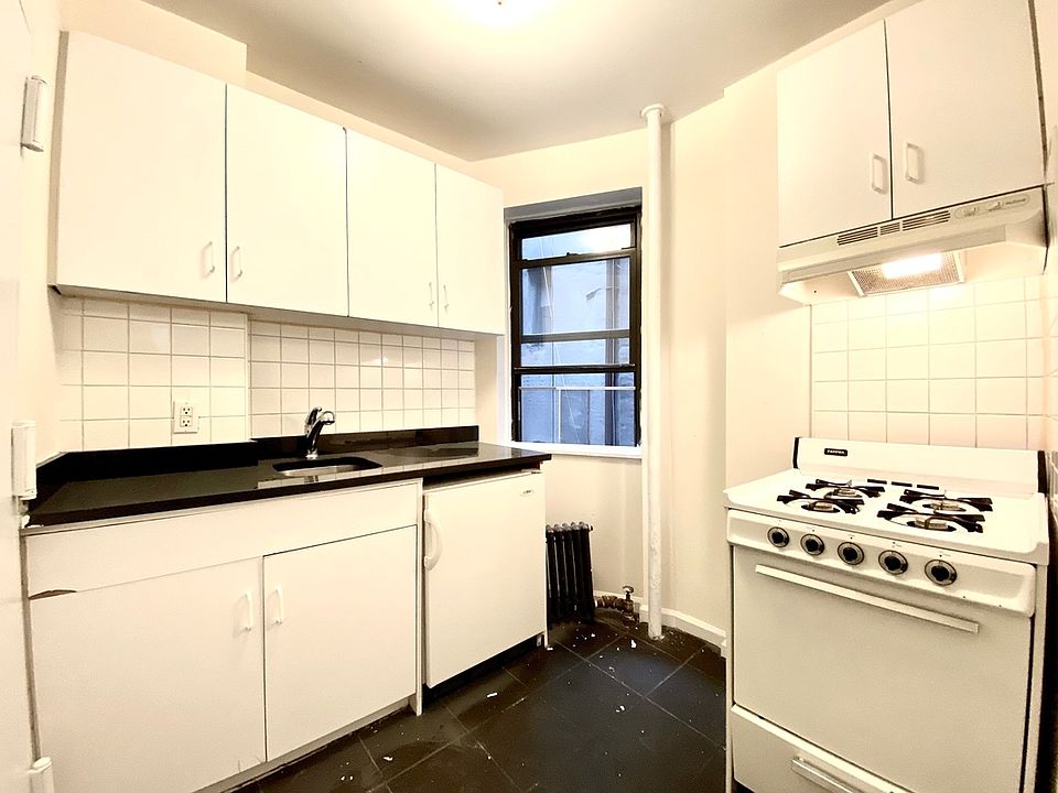 2nd image of 124 Mac Dougal St #11B