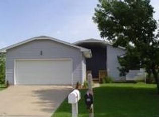 6 Deveron Rd, Winfield, KS 67156