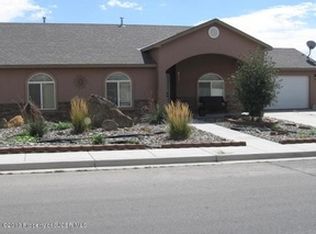 812 Mesa Vista Dr, Farmington, NM 87401