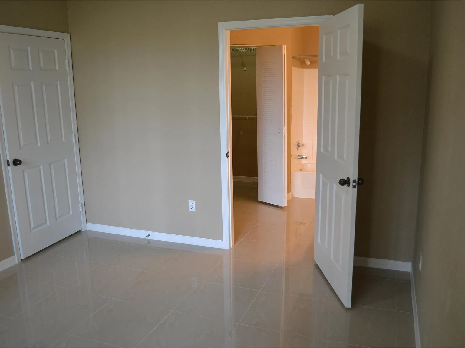 6368 Raleigh Street - Apto 1803 - Azur - 1 — Photo 3