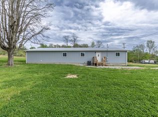 2231 Honeysuckle Ln, Wellston, OH 45692