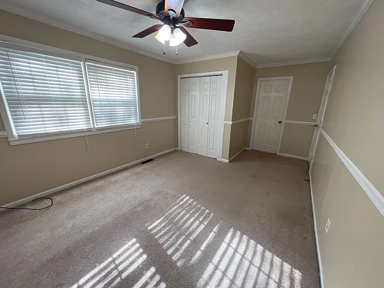 540 Oak Meadow Ln — Photo 9
