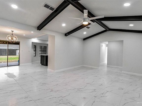 4th image of 809 E Texano Dr