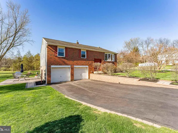 700 Bicking Dr, West Chester, PA 19382