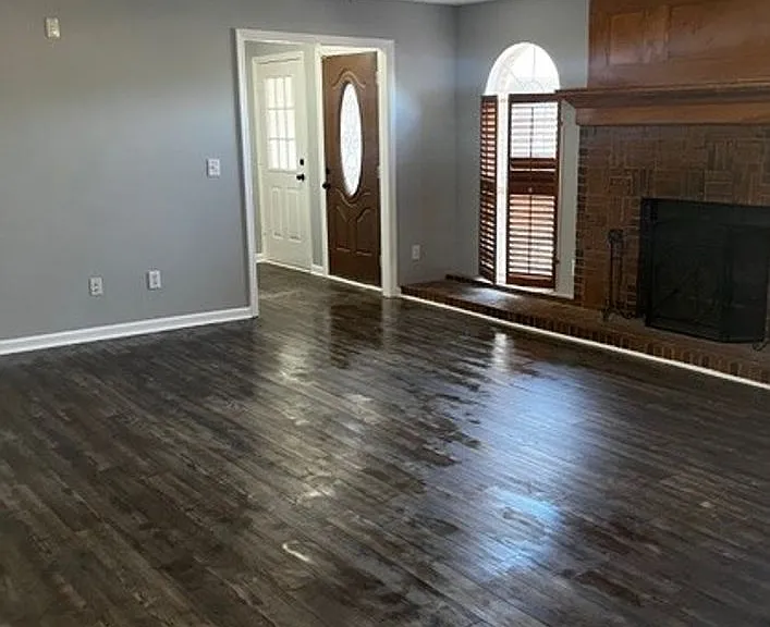 108 Crossfield Dr — Photo 2