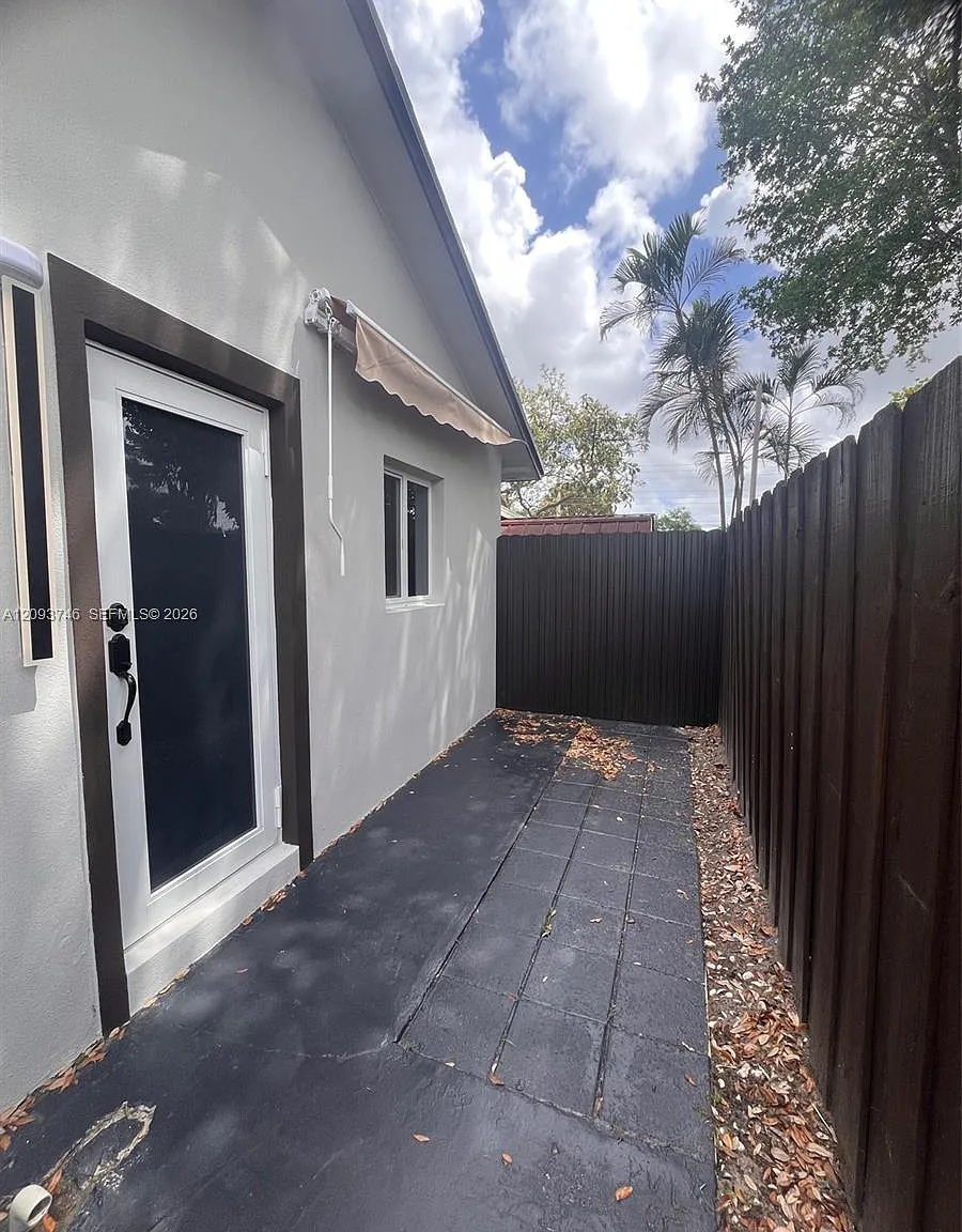 Country Lake Manors Sec 3 — Photo 1