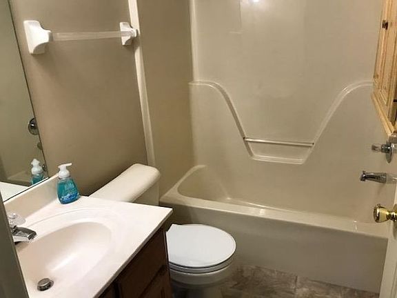 3rd image of 8400 Bridge Creek Dr
