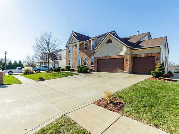 2nd image of 377 Bears Den Dr