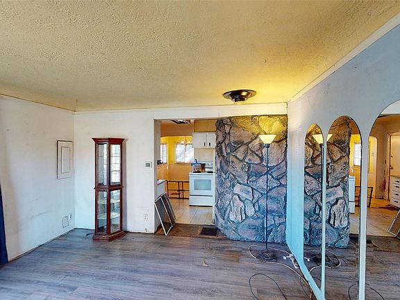 2nd image of 301 S Roosevelt Street