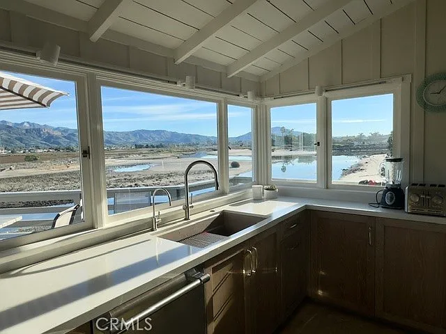 539 Sand Point Rd — Photo 9