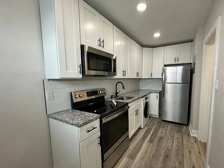517 Columbia Dr — Photo 41