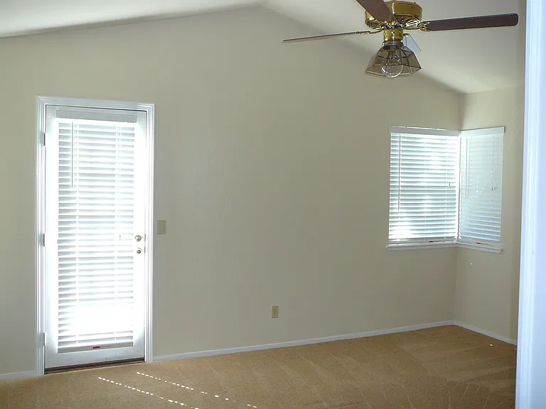 5758 Cobblestone Dr — Photo 6