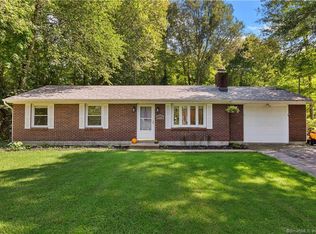 202 Moxley Rd, Uncasville, CT 06382