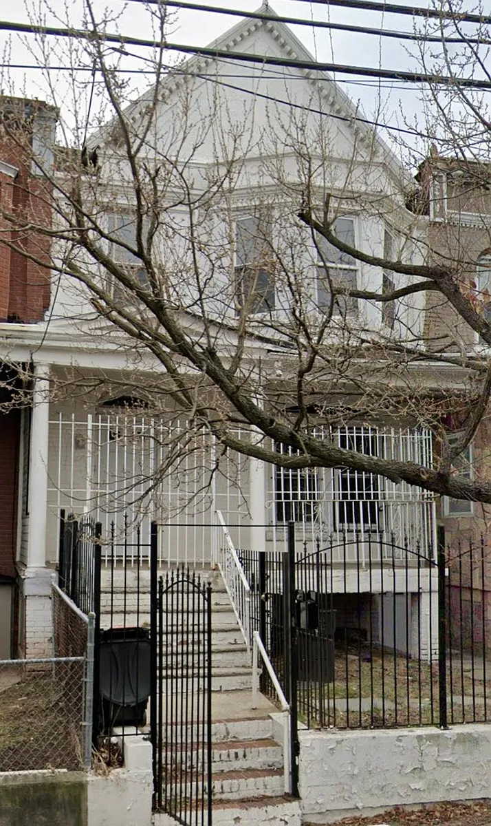 Photo 1 of 11 - 218 S 11th St - Newark, NJ Primary Photo - 218 S 11th St