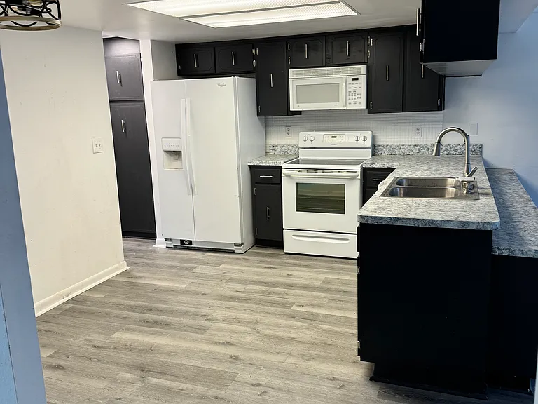 7505 San Miguel Dr — Photo 2