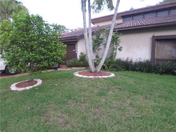 2nd image of 1551 Riverwood Ln