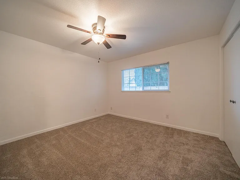 2925 Cove Point Ct — Photo 18