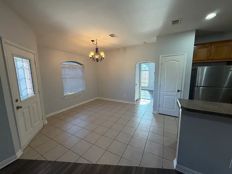 5613 Blackmon Ct — Photo 2