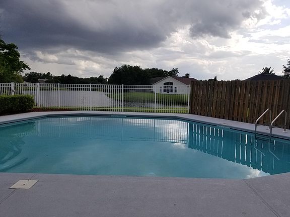 2nd image of 8263 Abbeyfield Dr