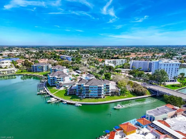 255 Park Shore DR #3-333, NAPLES, FL 34103