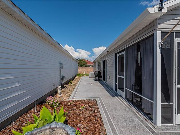 3rd image of 3073 Nutwood Ave