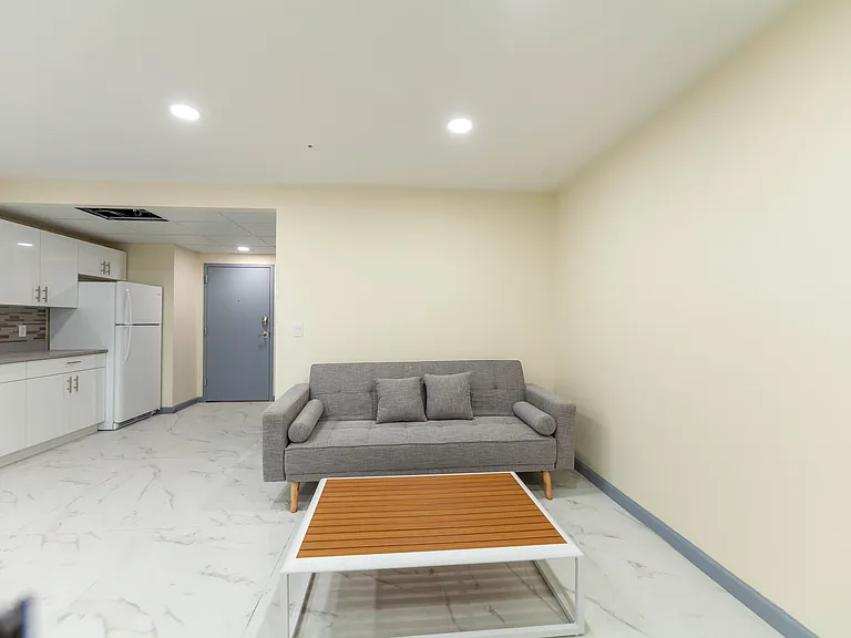 216 N River St #201 — Photo 24