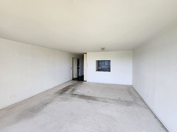 3rd image of 2500 N Lakeview Ave APT 903