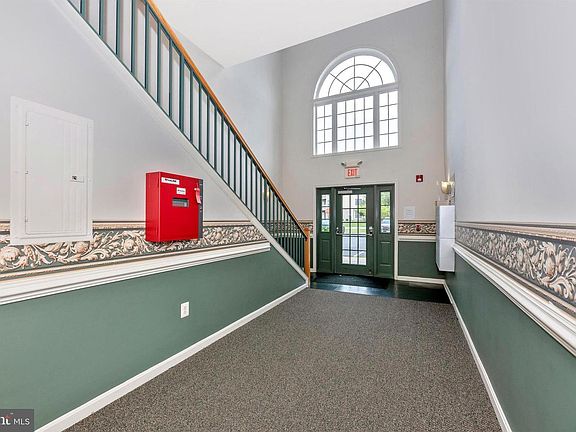 3rd image of 594 Cawley Dr #72B
