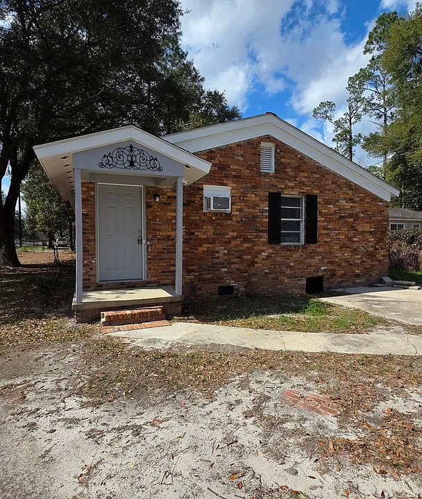 2505 Rosebrier Ave