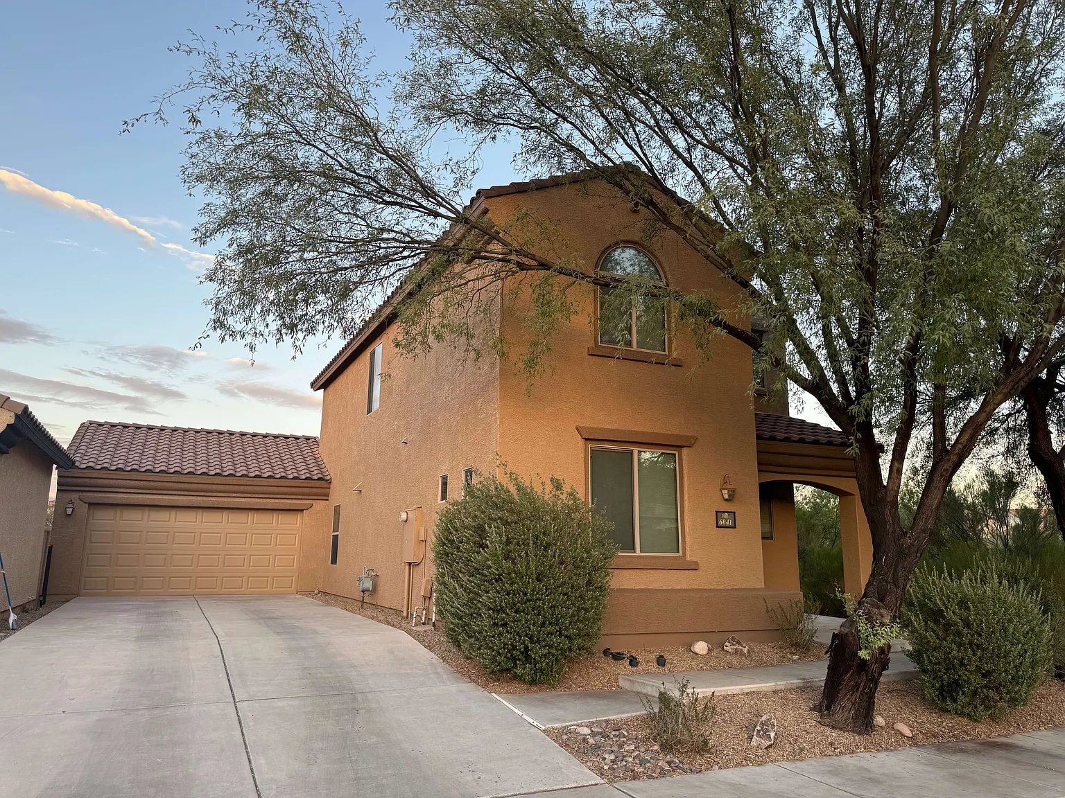 4 bed, 2072 sqft, $2,095 — Photo 1