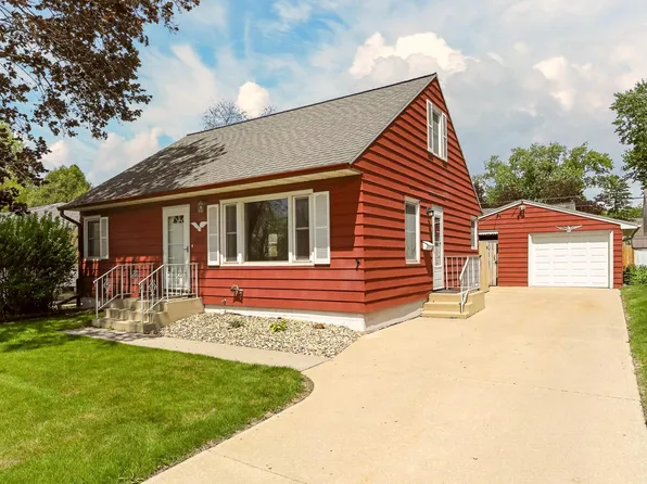 2031 17 1/2 St NW, Rochester, MN 55901