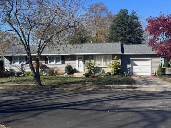 12 Colwick Dr, Somers Point, NJ 08244