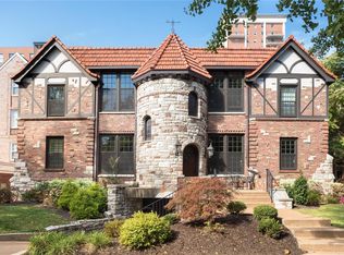731 Westwood Dr UNIT 2S, Saint Louis, MO 63105