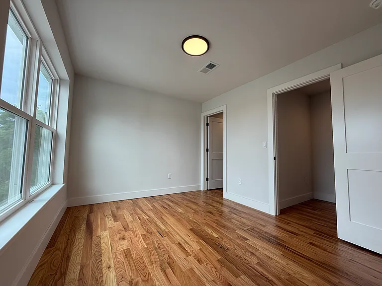 160 Main St #1 — Photo 31
