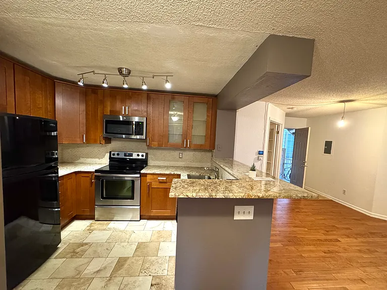6048 Gunbarrel Ave — Photo 3