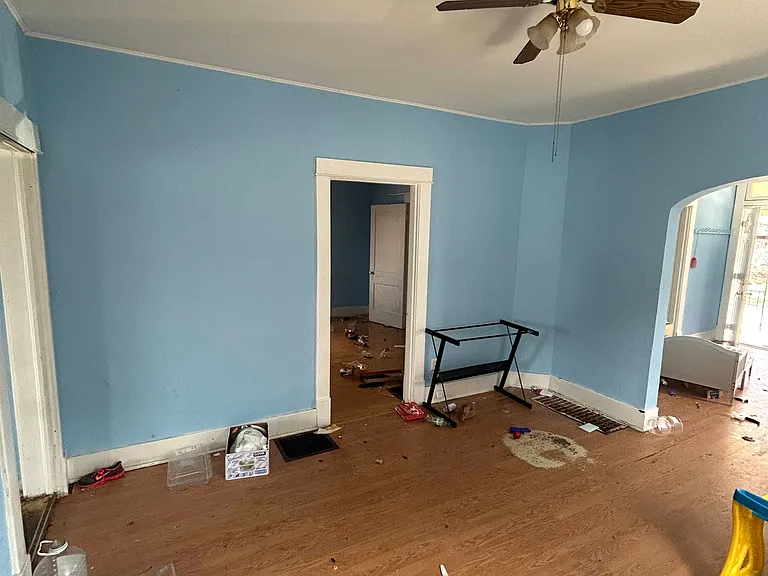 2345 Iowa St — Photo 37