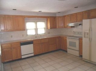 4 Walworth St, Worcester, MA 01602