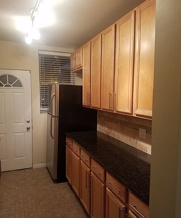 3rd image of 4894 N Ashland Ave APT 1W
