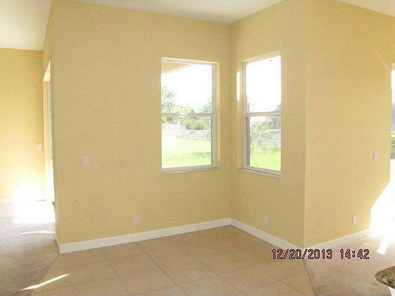 4th image of 232 SW CARTER Avenue