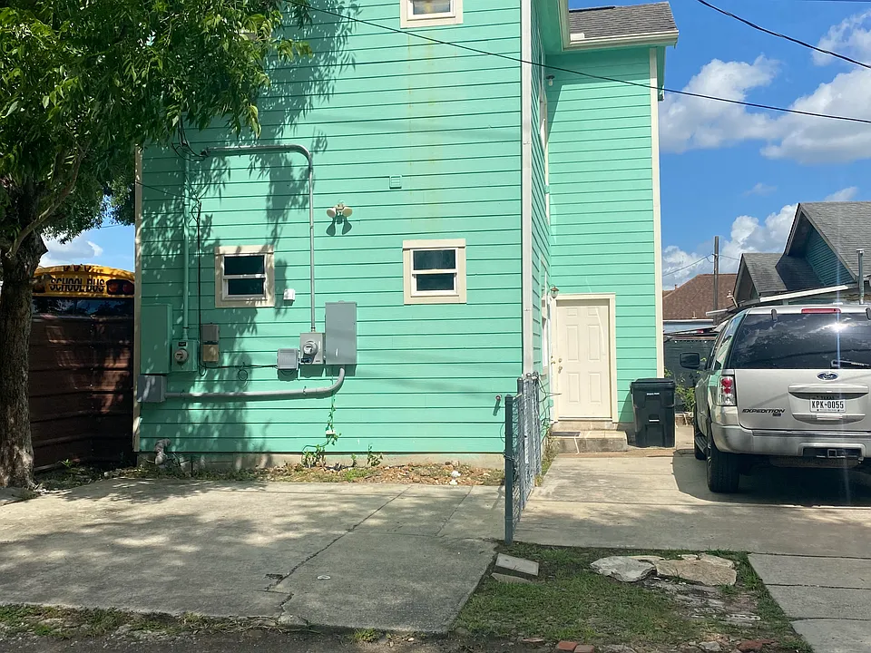 5201 Leeland St #1