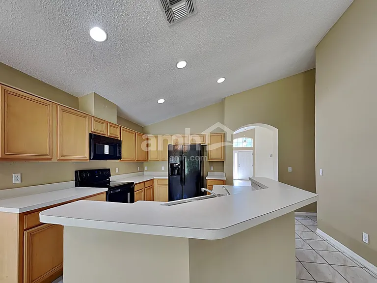 3616 Seminole Dr — Photo 4