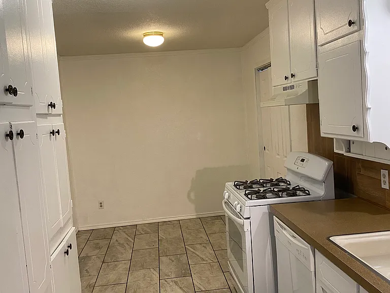 1801 Princess Pl — Photo 5