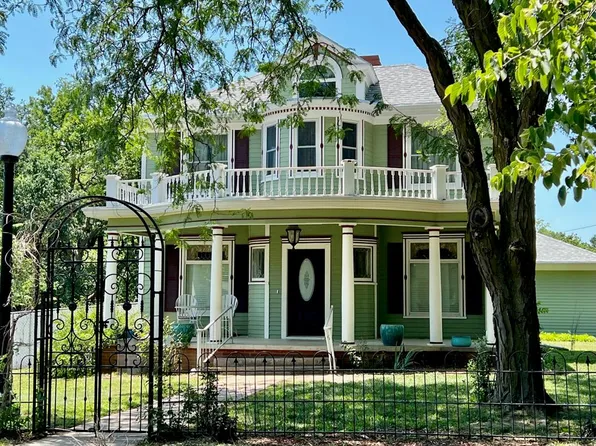 405 S Center St, Mankato, KS 66956
